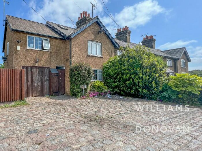 4 Bedroom Cottage For Sale In Fleet Hall Cottages, Sutton Road, Rochford, SS4