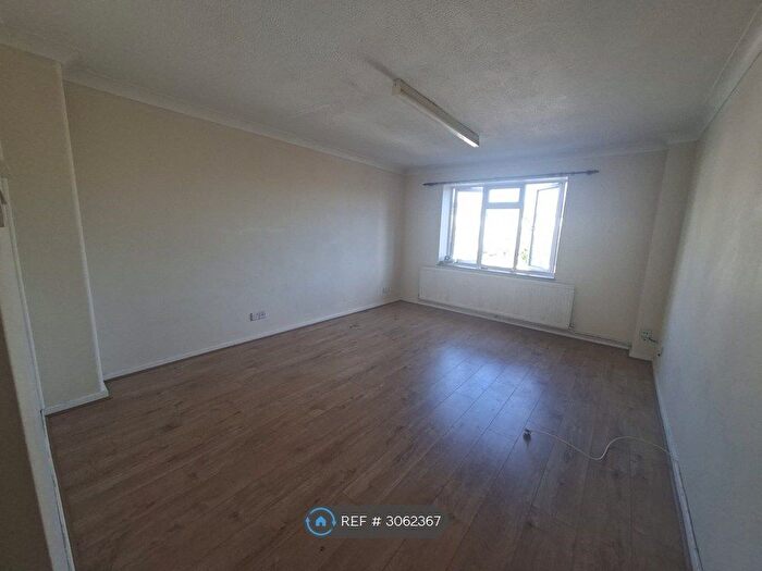 4 Bedroom Terraced House To Rent In Glenmere, Basildon, SS16