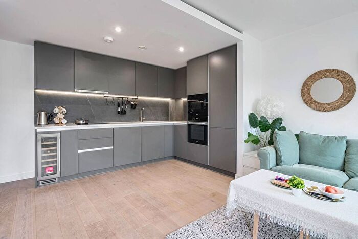 2 Bedroom Flat For Sale In Tiernay Lane, Hammersmith, London, W6