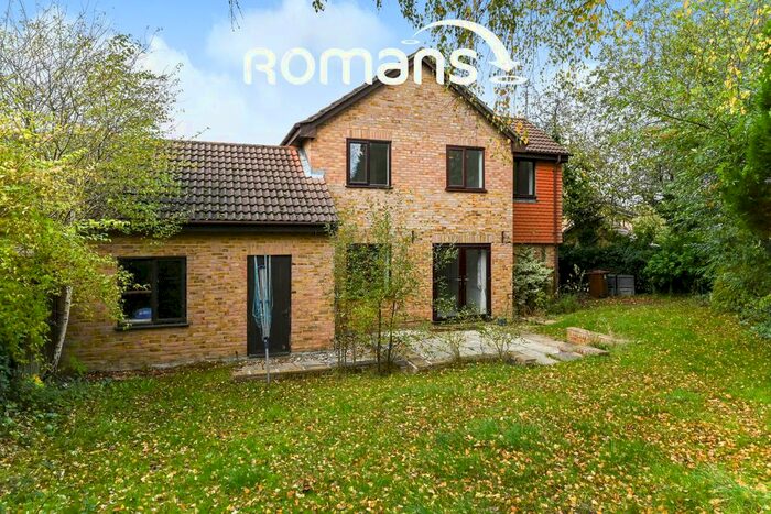 4 Bedroom Detached House To Rent In Hertford Close, Wokingham, RG41