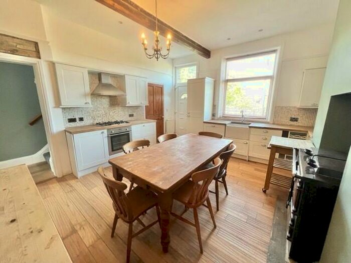 4 Bedroom Terraced House To Rent In Church Street, Oxenhope, BD22