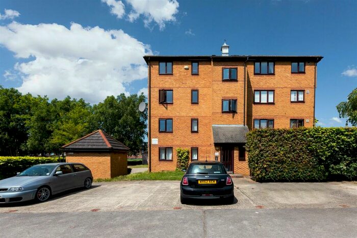 1 Bedroom Apartment To Rent In Bream Close, Tottenham, N17