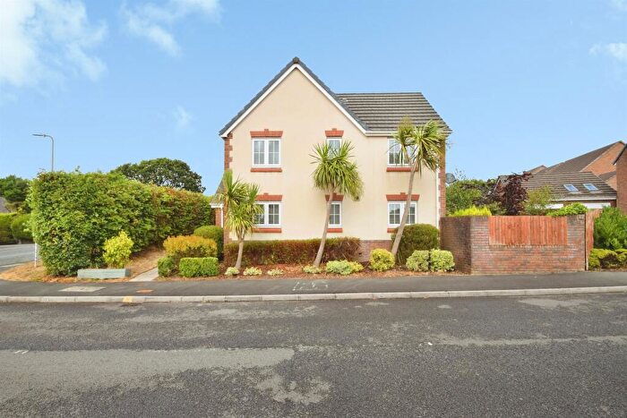 4 Bedroom Detached House For Sale In Bryn Uchaf, Bryn, Llanelli, SA14