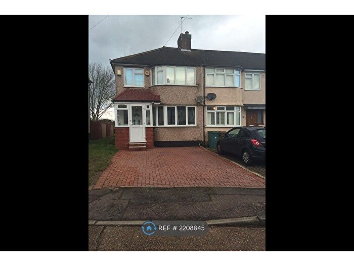 3 Bedroom End Of Terrace House To Rent In Alexandra Avenue, Sutton, SM1