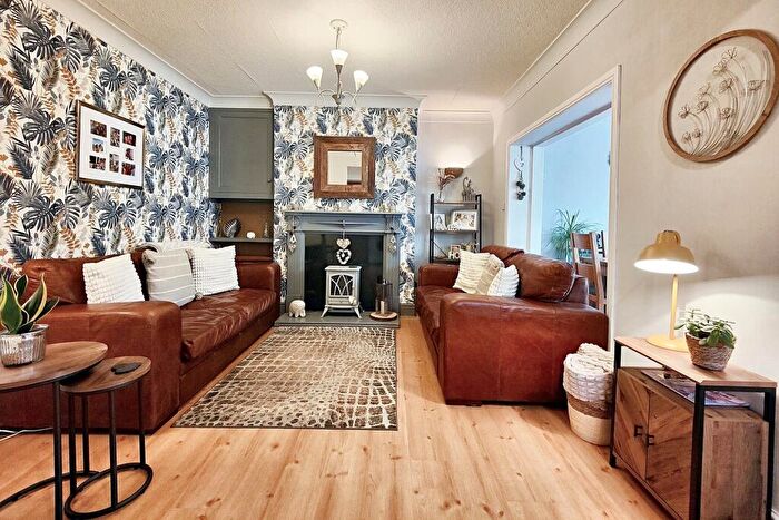 3 Bedroom Semi Detached House For Sale In South Avenue, Morecambe, LA4