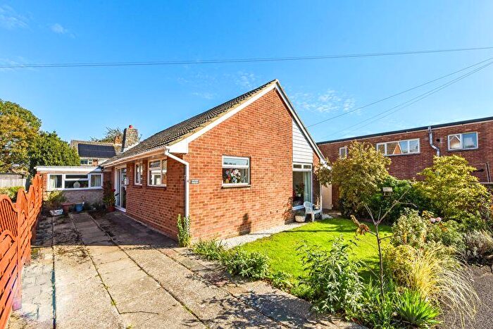 3 Bedroom Bungalow For Sale In Winfield Way, Emsworth, PO10