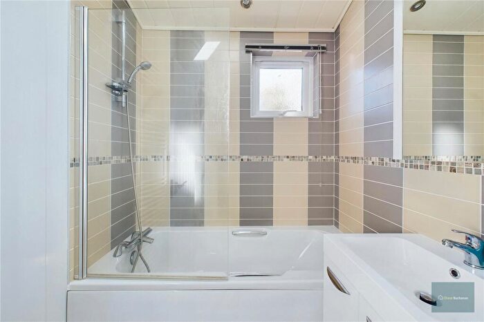 3 Bedroom Bungalow For Sale In The Thatches, Devon, PL21
