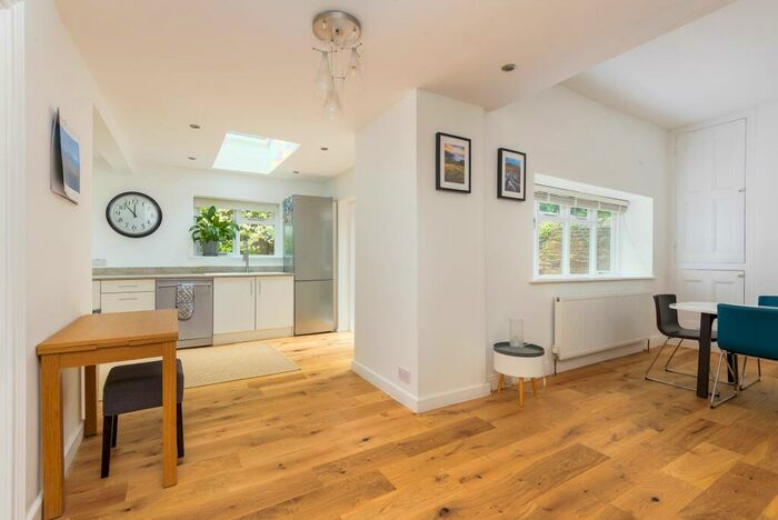 6 Bedroom Semi-Detached House For Sale In Riverdale Road, Ranmoor, S10