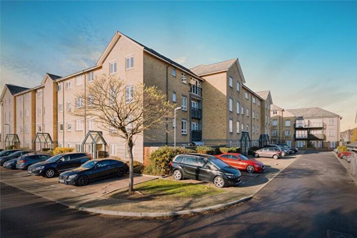 2 Bedroom Flat For Sale In Southwell Close, Chafford Hundred, Grays, Essex, RM16