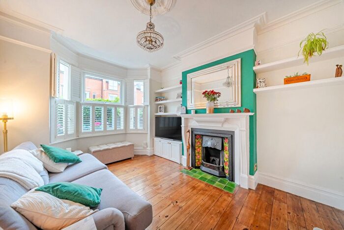 2 Bedroom Terraced House For Sale In Kingston Road, Wimbledon Chase, SW20