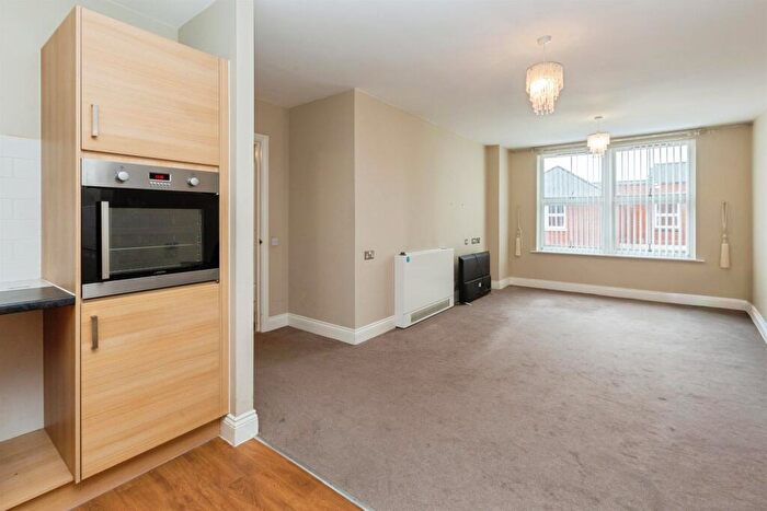 2 Bedroom Apartment For Sale In Ock Street, Abingdon, OX14