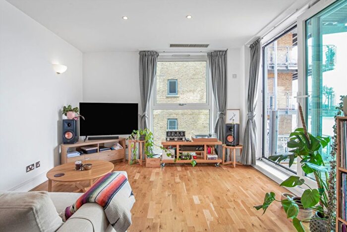 1 Bedroom Flat For Sale In Wapping High Street, London, E1W