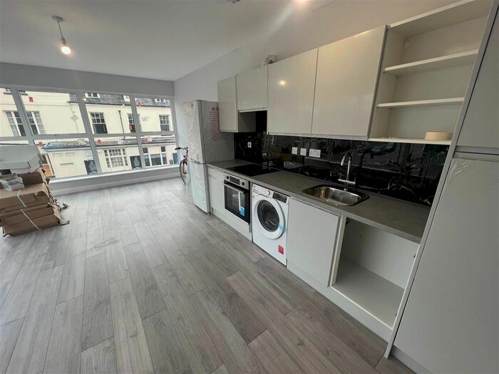 2 Bedroom Flat To Rent In Station Street, Burton-On-Trent, DE14