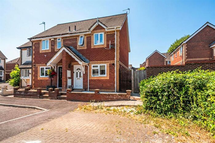 2 Bedroom End Of Terrace House For Sale In Hoylake Drive, Warmley, Bristol, BS30