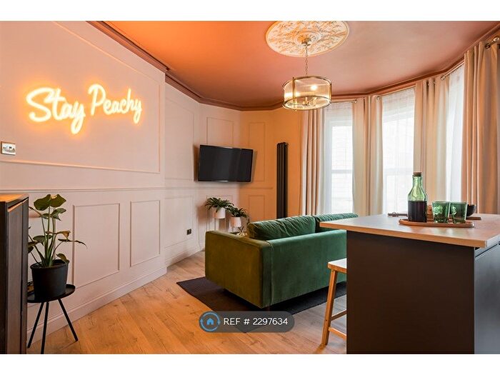 2 Bedroom Flat To Rent In Stafford Road, Bournemouth, BH1