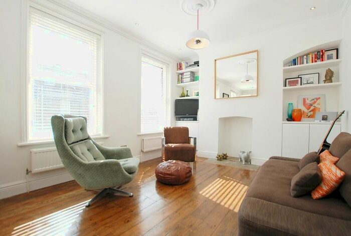 1 Bedroom Flat To Rent In Salcombe Road, London, N16