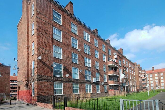 Studio To Rent In Pembury Close, Clapton, London, E5