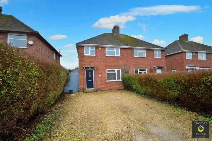 3 Bedroom Semi-Detached House For Sale In Holtham Avenue, Churchdown, GL3