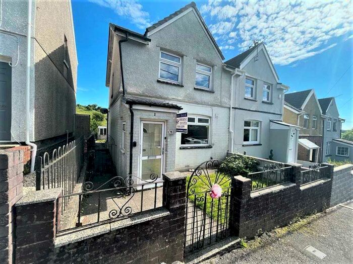3 Bedroom Semi-Detached House For Sale In Thomas Street, Porth, CF39