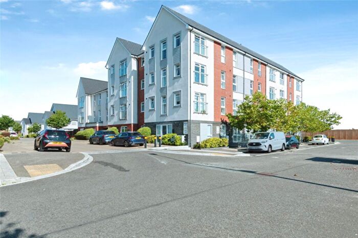 2 Bedroom Flat To Rent In Adams Close, Poole, Dorset, BH15