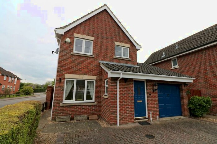 3 Bedroom Detached House To Rent In Brushmakers Way, IP22