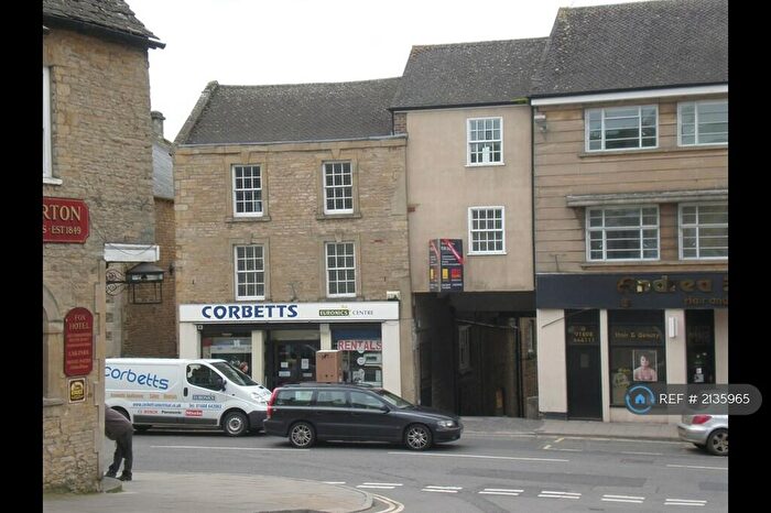 2 Bedroom Flat To Rent In Market Square, Chipping Norton, OX7
