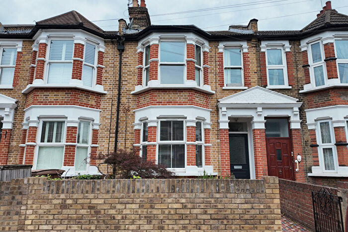 2 Bedroom Flat To Rent In Beacontree Road, Bushwood Area, E11