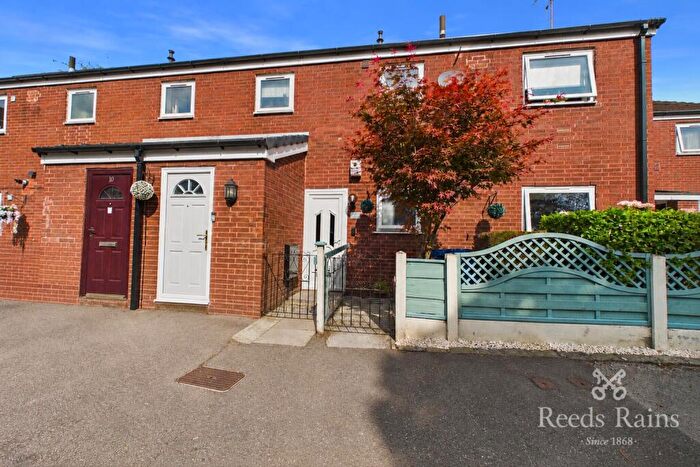 2 Bedroom Apartment For Sale In Boardman Close, Stockport, Greater Manchester, SK5