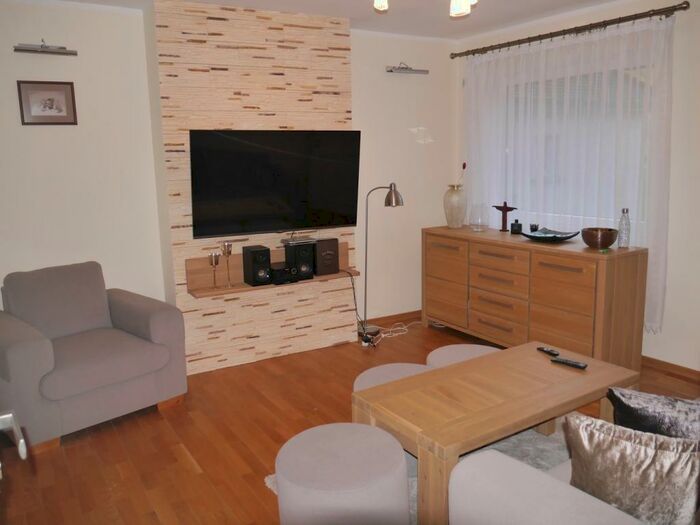 3 Bedroom Flat To Rent In Selsdon Park Road, South Croydon, CR2
