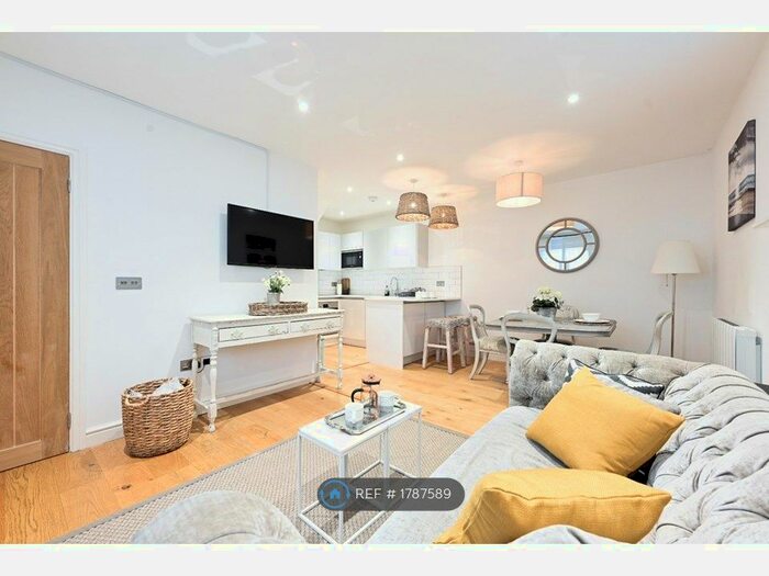 2 Bedroom Terraced House To Rent In Castle Street, Brighton, BN1