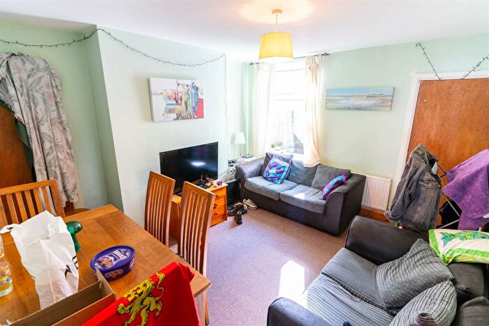 4 Bedroom House To Rent In Exeter Road, Birmingham, B29