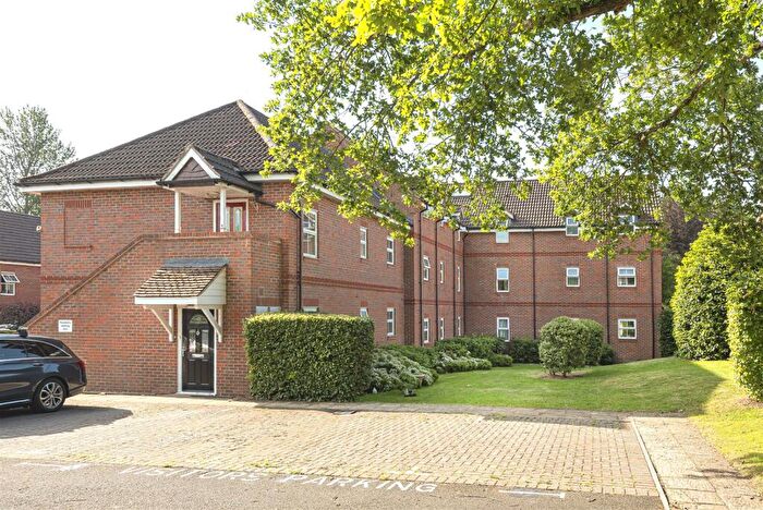 2 Bedroom Apartment For Sale In Talavera Close, Crowthorne, Berkshire, RG45