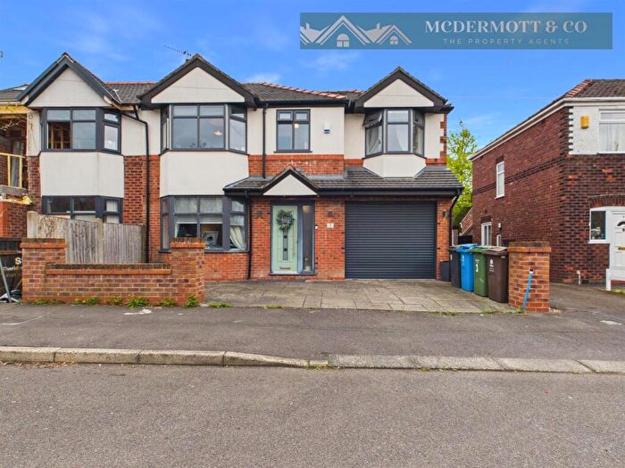 4 Bedroom Semi Detached House For Sale In Alexander Avenue, Failsworth, M35