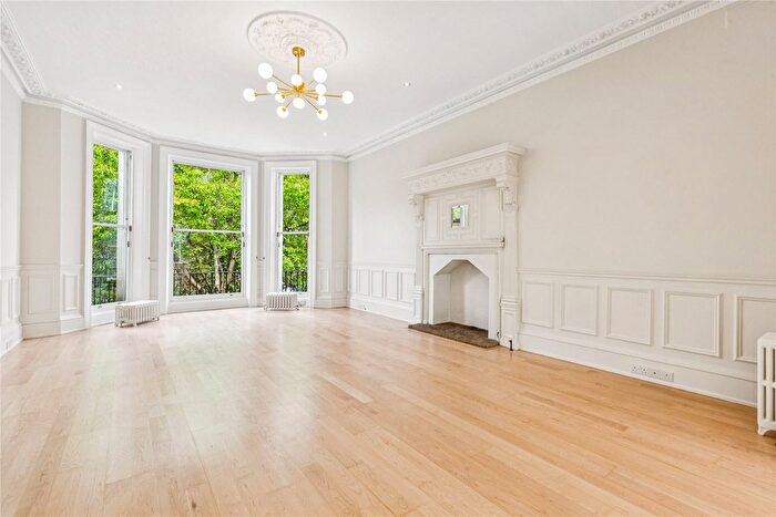3 Bedroom Flat To Rent In Holland Park, London, W11