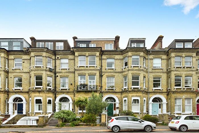 1 Bedroom Flat For Sale In Cromwell Road, Hove, BN3