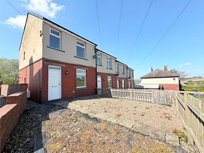 3 Bedroom End Of Terrace House For Sale In Wakefield Road, Fenay Bridge, HD8