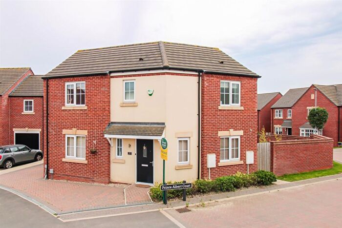 3 Bedroom Detached House For Sale In Prince Albert Road, Wakefield, WF1