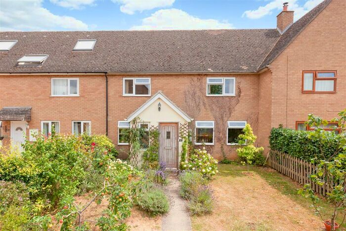 3 Bedroom Property For Sale In Knott Oaks, Combe, Witney, OX29