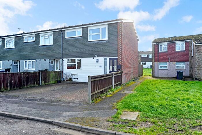 3 Bedroom End Terrace House For Sale In Cherry Tree Lane, Godalming, GU7