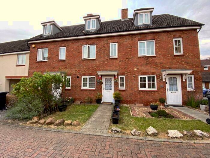 3 Bedroom Detached House To Rent In Merrick Close, Stevenage, SG1