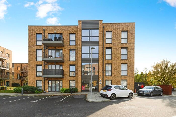 2 Bedroom Flat For Sale In Old Barn Lane, Kenley, Surrey, CR8