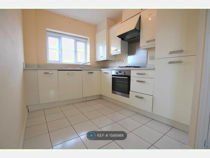 2 Bedroom Flat To Rent In Stryd Y Wennol, Ruthin, LL15