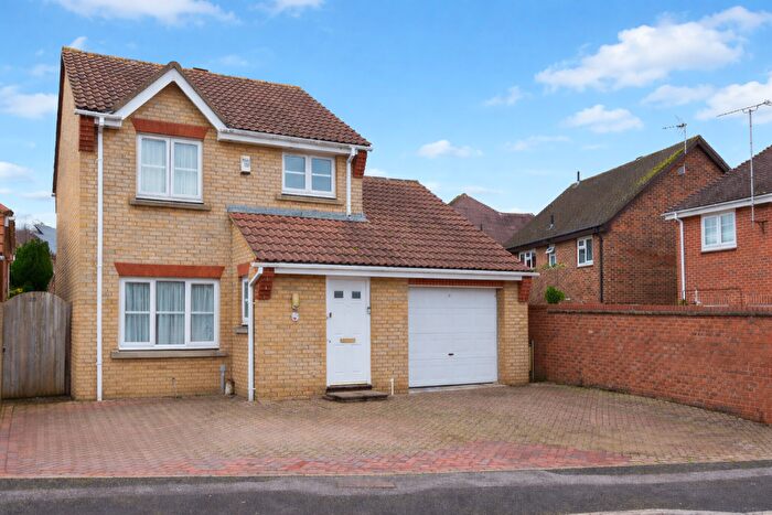 3 Bedroom Detached House For Sale In Halfpenny Close, Maidstone, ME16