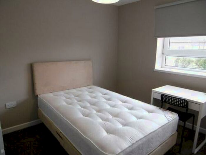 5 Bedroom Terraced House To Rent In Gilmerton Dykes Terrace, Edinburgh, EH17