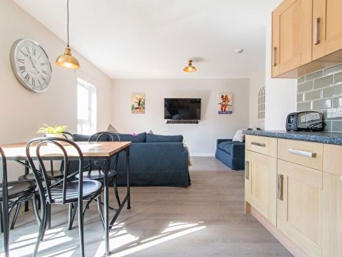 4 Bedroom Flat To Rent In Morrison Circus, Edinburgh, EH3