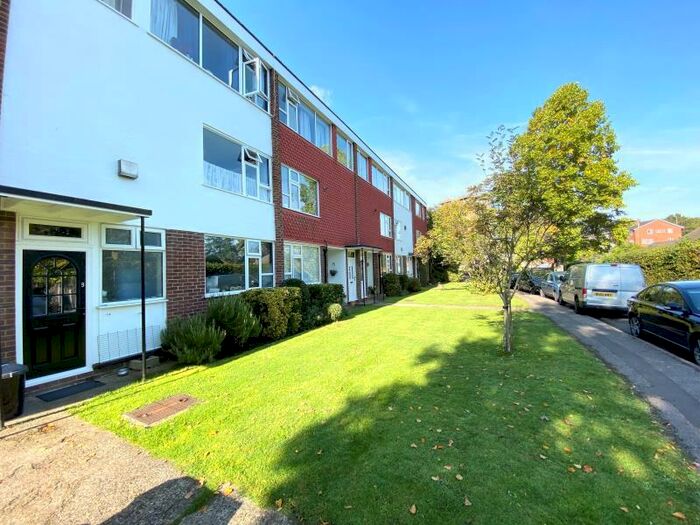 1 Bedroom Maisonette To Rent In Addlestone, KT15