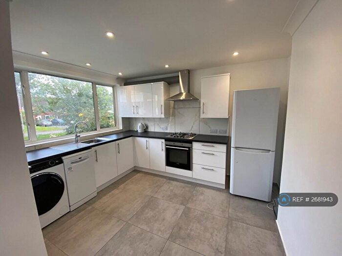 3 Bedroom Semi-Detached House To Rent In Tanhouse Lane, Wokingham, RG41