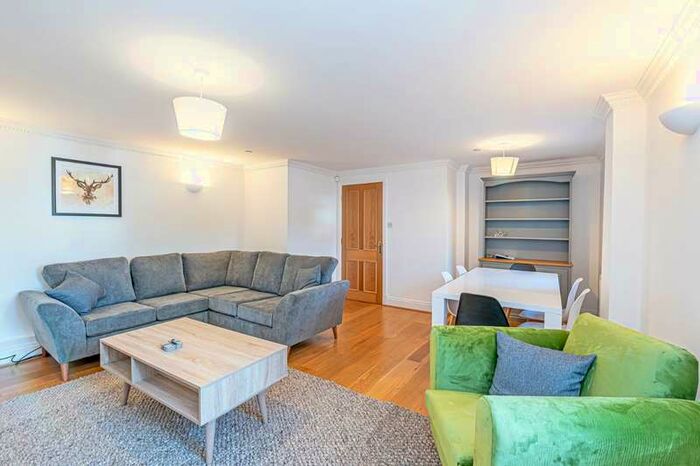 3 Bedroom Apartment To Rent In Walmoor House, Dee Banks, Chester, CH3