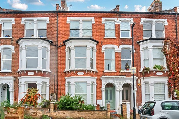 2 Bedroom Flat For Sale In Horsford Road, London, SW2