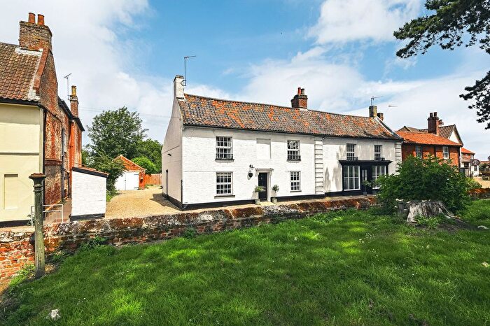 3 Bedroom Semi-Detached House For Sale In Dereham Road, Mattishall, Dereham, NR20